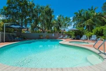 At The Sound Noosa Motel