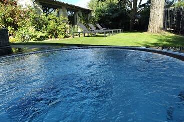 فندق Le Clos Saint Martin Hôtel & Spa