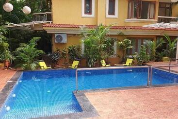 بنسيون Bougainvillea Guest House