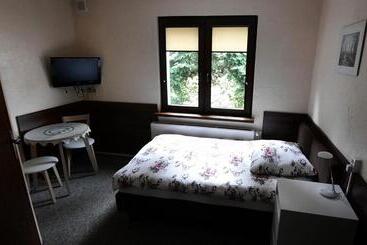 ユースホステル Noclegi