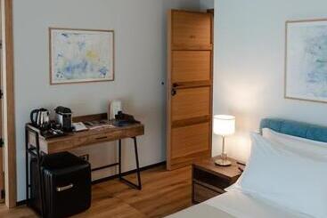 ベッドアンドブレックファースト Club64