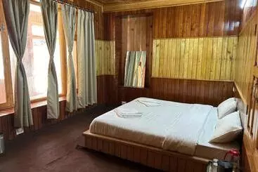 Bed and Breakfast The Offbeat Chalet