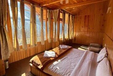 Bed and Breakfast The Offbeat Chalet