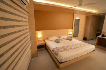 ホテル Aariyaas Regency