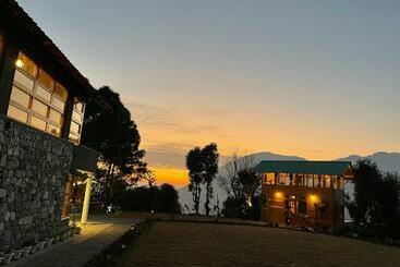 Отель Bagar Trails