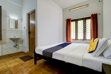 Hotel Spot On Archana Tourist Home