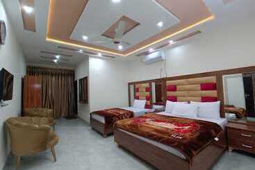 هتل New Royal Palace