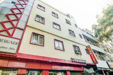 Hotel Oyo Flagship 80530  R S Castle