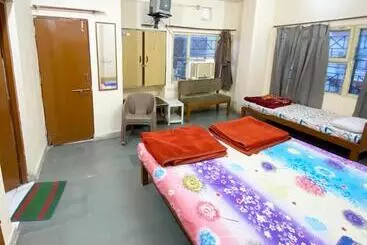 ホテル Pitambra Vishranti Grah