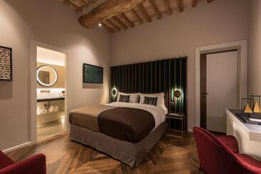 پانسیون Times Suites