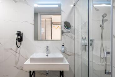 Alavits Hotel By St Hotels