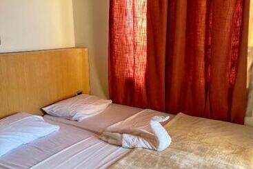 پانسیون Sea View House