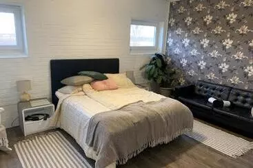 Bed and Breakfast Abonnera Alingsgård För Upp Till 14 Personer   Kök Finns  Spabad Inomhus   Padel   Gym   Biljard Ing