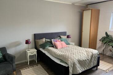 Bed and Breakfast Abonnera Alingsgård För Upp Till 14 Personer Kök Finns Spabad Inomhus Padel Gym Biljard Ing