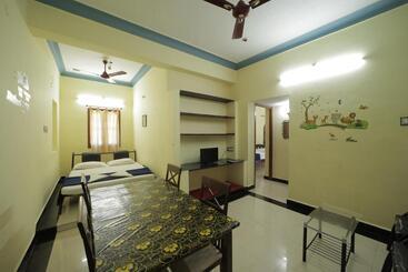 Hotel Karthik Residence