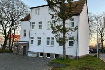 Retkeilymaja Willa Portus