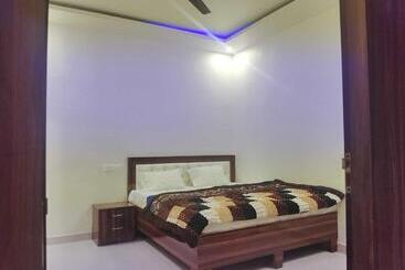 酒店 Oyo 70355 Shaurya