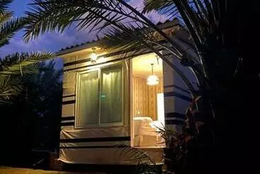 モーテル Almazham Camp Resort