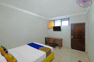 Spot On 91930 Hotel Citra Dewi 4 Manunggal