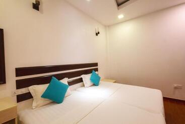 پانسیون Lvis Village