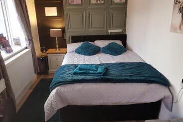 تختخواب و صبحانه Sea Quinn Views