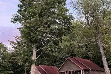 Lomakeskus Adirondack Lake Cabins