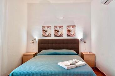 Apartments With Swimming Pool In Santa Teresa Di Gallura