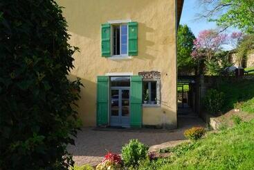 Bed and Breakfast La Porte Des Prés