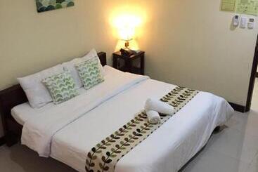 Bopempc Safari Hostel