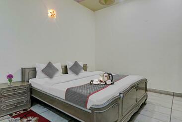 Hotel Oyo Townhouse 1121  Mandakini Palace