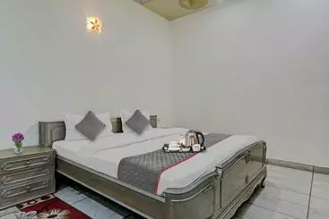 Hotelli Oyo Townhouse 1121 Mandakini Palace