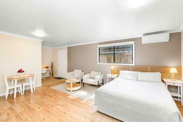 Pensjonat Central Guest Studio With Secure Parking!