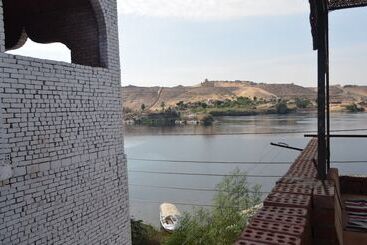 膳宿费 Hooly Nubian