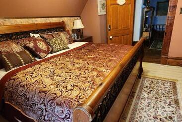 The Carson House Bed & Breakfast