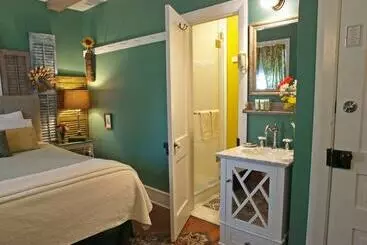 1825 Inn Bed And Breakfast