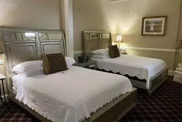 ベッドアンドブレックファースト The Firehouse Inn