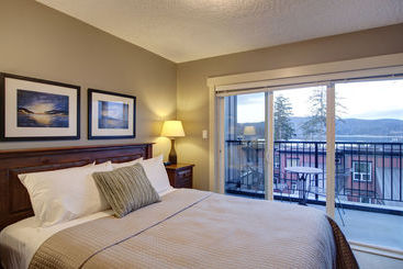 Otel Sooke Harbour Resort & Marina