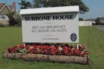 פנסיון Surrone House