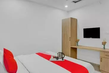 Flagship Hotel Bluemoon