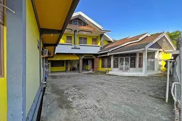 ホテル Oyo 91900 Wisma Amrach