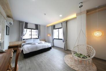 Szálloda The Wood Pattani