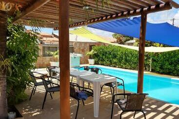 Hostel Encantos Pousada