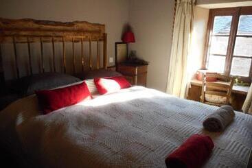 مبيت وإفطار The Tavern