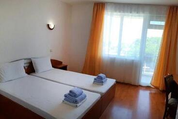 فندق Aia Kavatsi