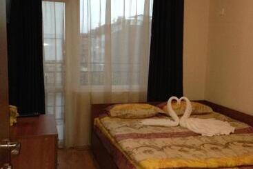פנסיון Guest House Natali