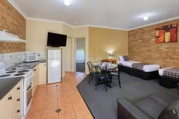 Bridges On Meninya Motel & Apartments