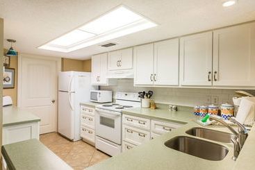 Hotel Hodnett Cooper's North Breakers Condos