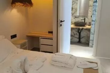 Hotel Trees Boutique Art