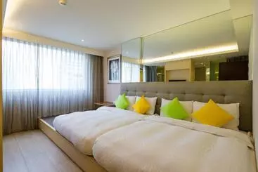 هتل Crystal Inn Sun Moon Lake