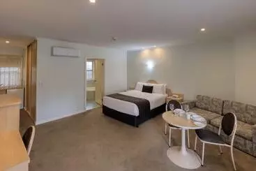 מוטל Charles Rasp Motor Inn & Cottages